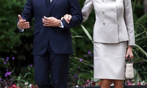 法媒:针对法国第一夫人网络骚扰案开庭,若罪名成立,10名被告最高面临两年刑期