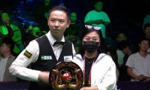 斯诺克英国公开赛:肖国栋4-2力挫迪克梅,再次夺冠