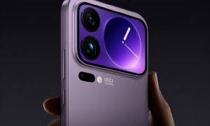 一晚卖断货?小米抄苹果作业,iPhone17 的 “灵魂配件” 被小米抢了?
