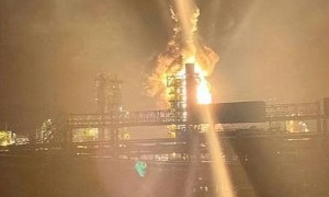 再而三:乌军无人机突袭俄列宁格勒州基里希炼油厂,引发重大火灾