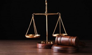 深圳公司补班被举报,反手取消14天年假!谁错了?法律说了算