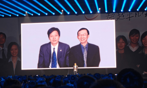 55岁再创业!“榜一大哥”陈年竟能让雷军做免费「代言人」?