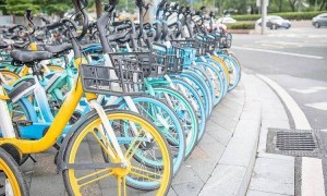 共享单车突然自动落锁?女子严重摔伤!多地均有发生