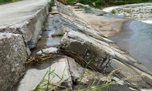 漫水桥“吞没”河南三姐弟:凌晨时段无人值守,司机心怀侥幸涉水
