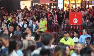 全国多个景区游客趋于饱和,景点建议游客错峰预约